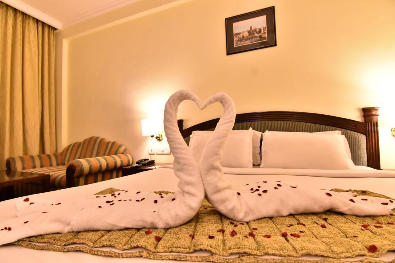 Simsan Hotel Chennai Eksteriør bilde